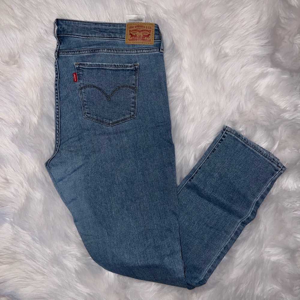 Levi's 711 Distressed Skinny jeans